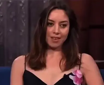 Aubrey Plaza meme template