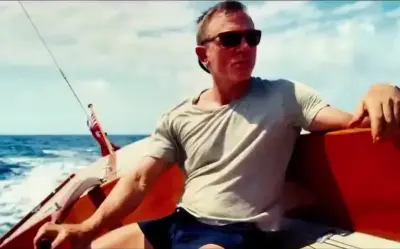 Daniel Craig remote Island meme template