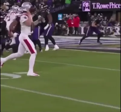 Drake Maye throwing a touchdown meme template
