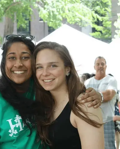 Hand on shoulder illusion meme template