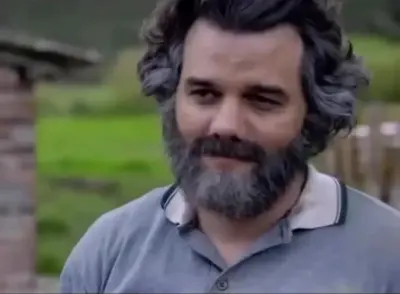 Pablo Escobar peaceful meme template