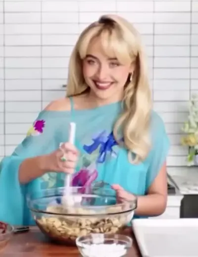 Sabrina Carpenter Huh? meme template